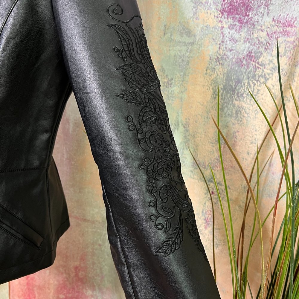 πgiacca Stunning Embroidered Faux Leather Jacket - Picture 5 of 16